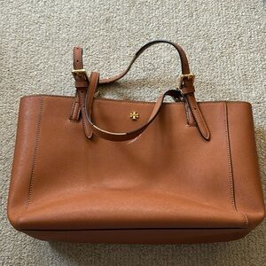 Tory Burch Saffino leather shoulder bag medallion lining